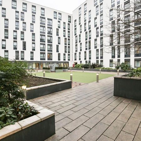 Sterling Court In Wembley Londýn Exteriér fotografie