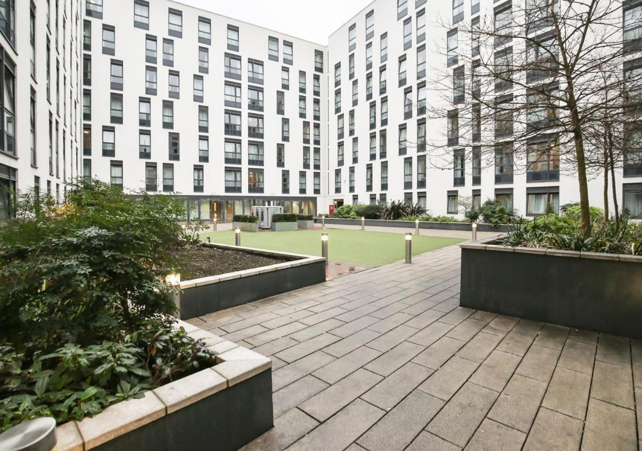 Sterling Court In Wembley Londýn Exteriér fotografie